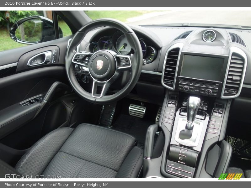 Dashboard of 2016 Cayenne S E-Hybrid