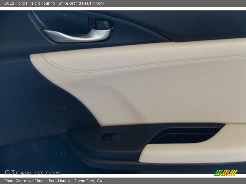 White Orchid Pearl / Ivory 2019 Honda Insight Touring