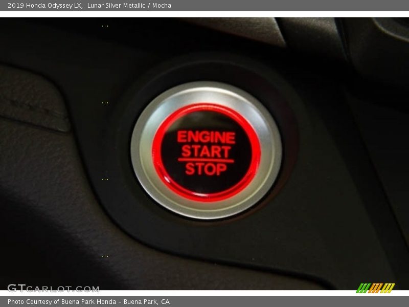 Lunar Silver Metallic / Mocha 2019 Honda Odyssey LX