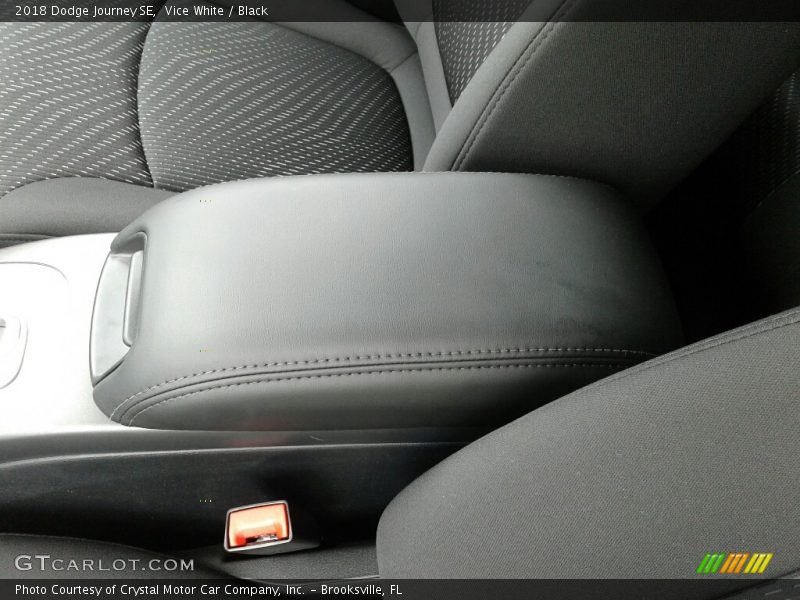 Vice White / Black 2018 Dodge Journey SE