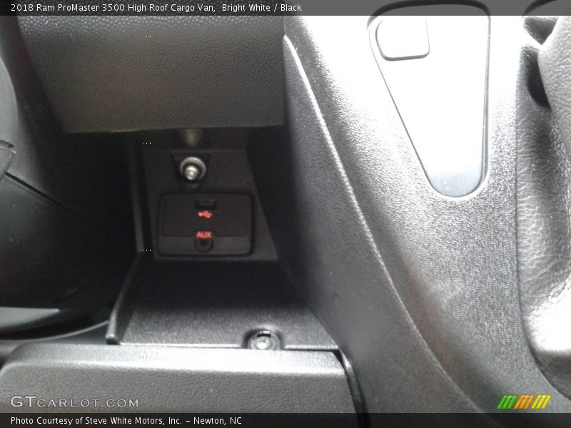 Bright White / Black 2018 Ram ProMaster 3500 High Roof Cargo Van