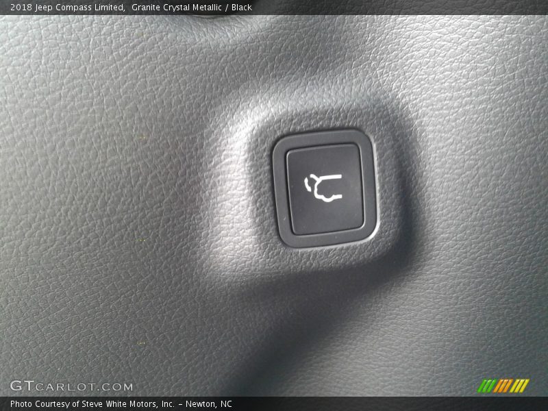Granite Crystal Metallic / Black 2018 Jeep Compass Limited
