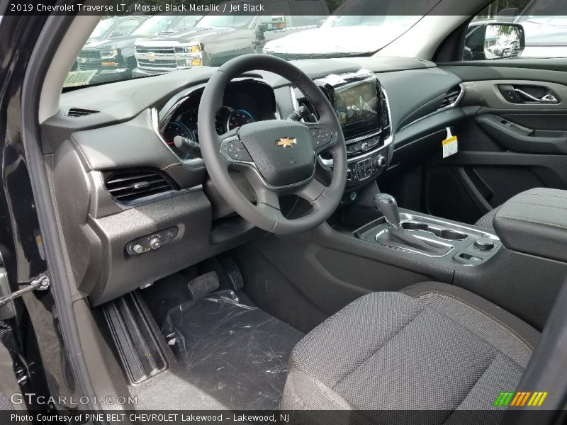 Mosaic Black Metallic / Jet Black 2019 Chevrolet Traverse LT