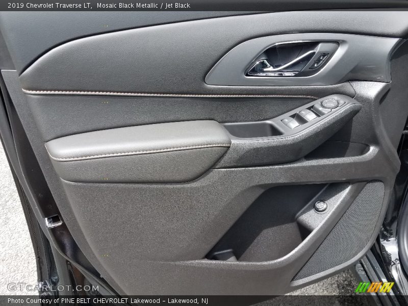 Mosaic Black Metallic / Jet Black 2019 Chevrolet Traverse LT
