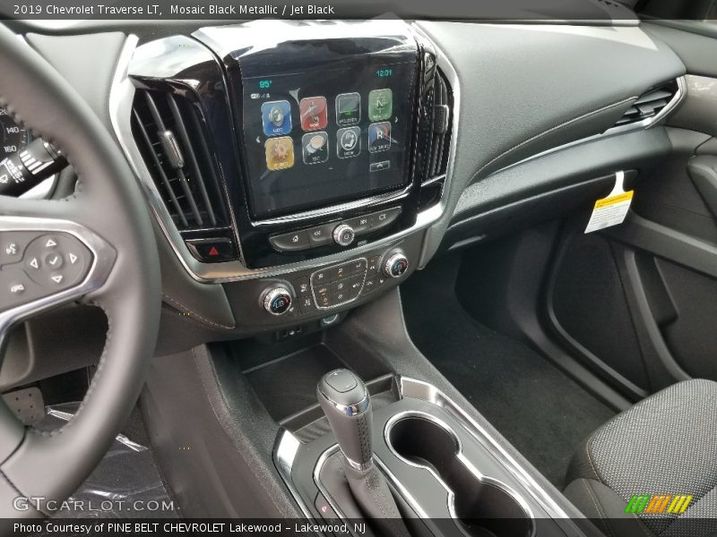 Mosaic Black Metallic / Jet Black 2019 Chevrolet Traverse LT
