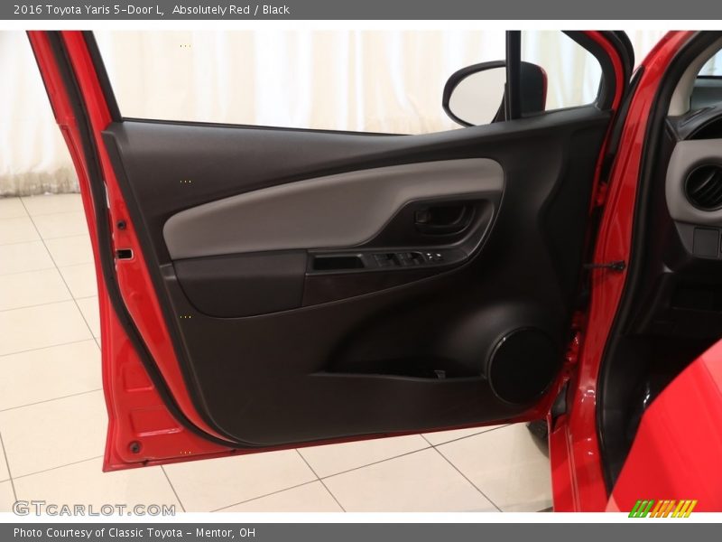 Absolutely Red / Black 2016 Toyota Yaris 5-Door L