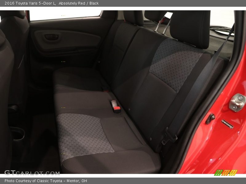 Absolutely Red / Black 2016 Toyota Yaris 5-Door L