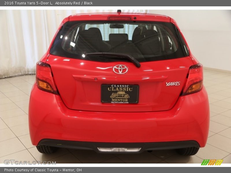 Absolutely Red / Black 2016 Toyota Yaris 5-Door L