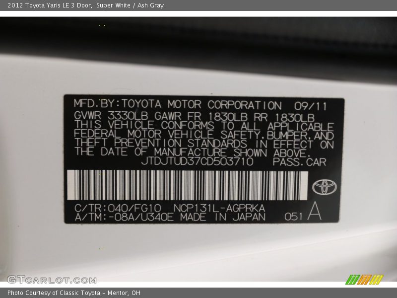 Super White / Ash Gray 2012 Toyota Yaris LE 3 Door