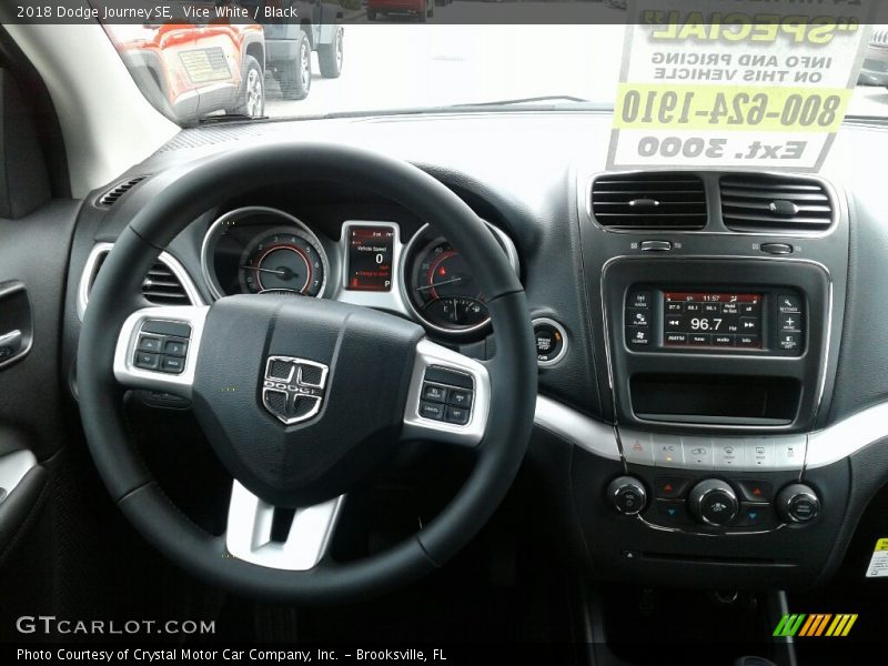 Vice White / Black 2018 Dodge Journey SE