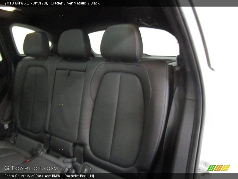 Glacier Silver Metallic / Black 2018 BMW X1 xDrive28i