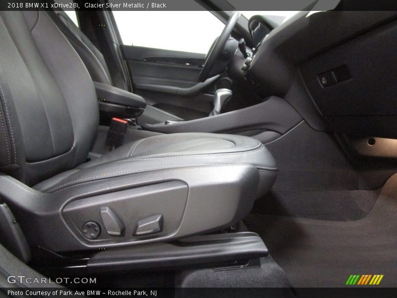 Glacier Silver Metallic / Black 2018 BMW X1 xDrive28i