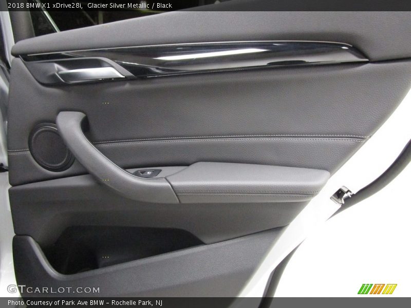 Glacier Silver Metallic / Black 2018 BMW X1 xDrive28i