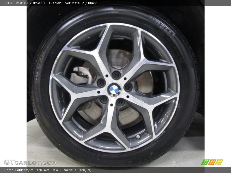 Glacier Silver Metallic / Black 2018 BMW X1 xDrive28i