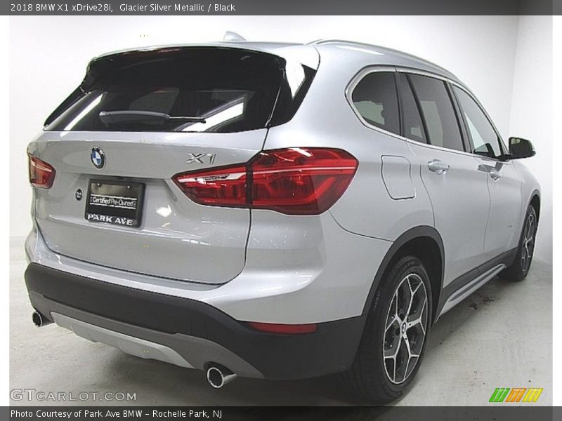 Glacier Silver Metallic / Black 2018 BMW X1 xDrive28i