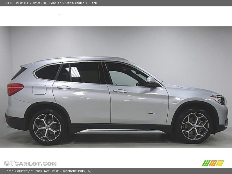 Glacier Silver Metallic / Black 2018 BMW X1 xDrive28i