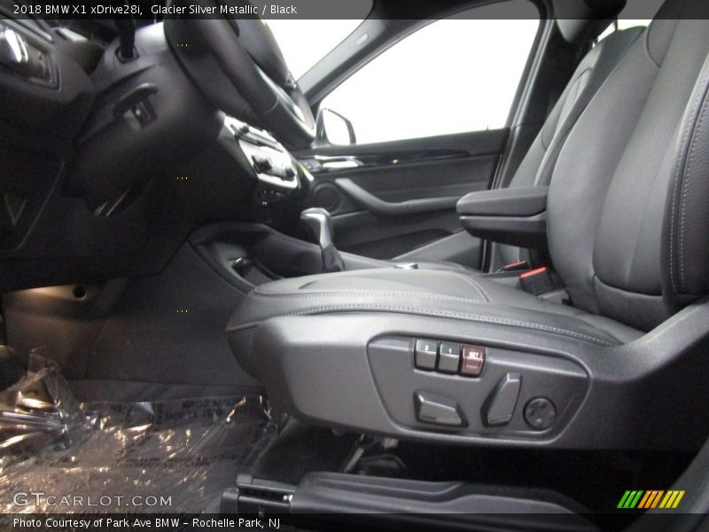 Glacier Silver Metallic / Black 2018 BMW X1 xDrive28i