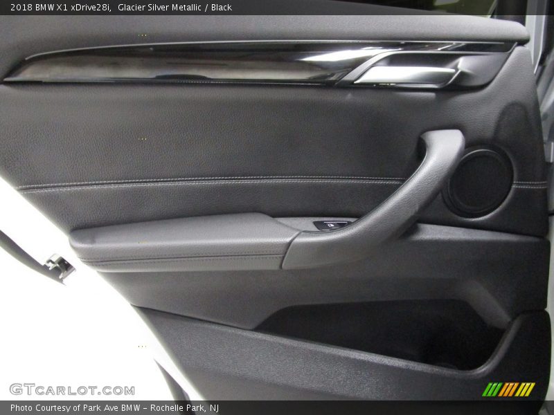 Glacier Silver Metallic / Black 2018 BMW X1 xDrive28i