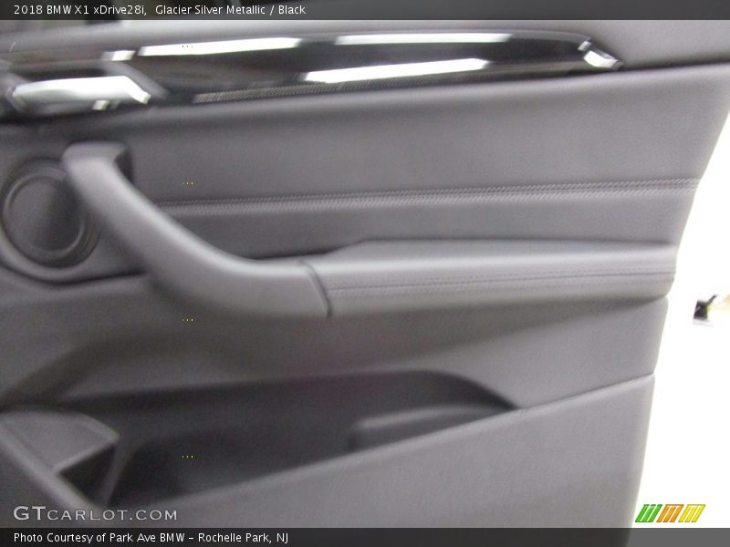 Glacier Silver Metallic / Black 2018 BMW X1 xDrive28i