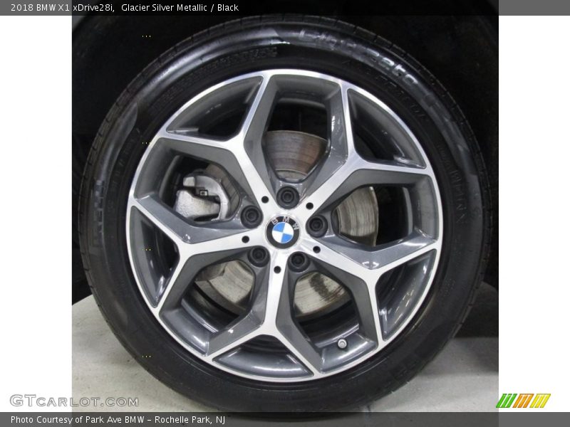 Glacier Silver Metallic / Black 2018 BMW X1 xDrive28i