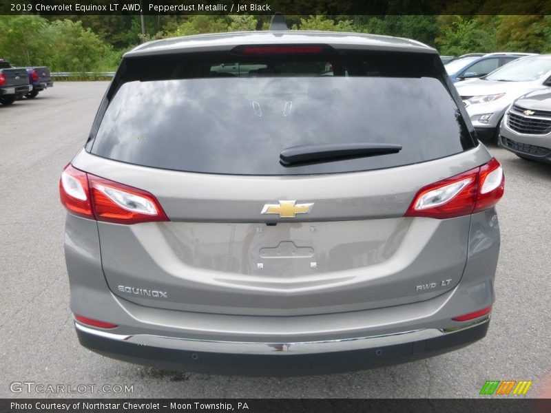 Pepperdust Metallic / Jet Black 2019 Chevrolet Equinox LT AWD