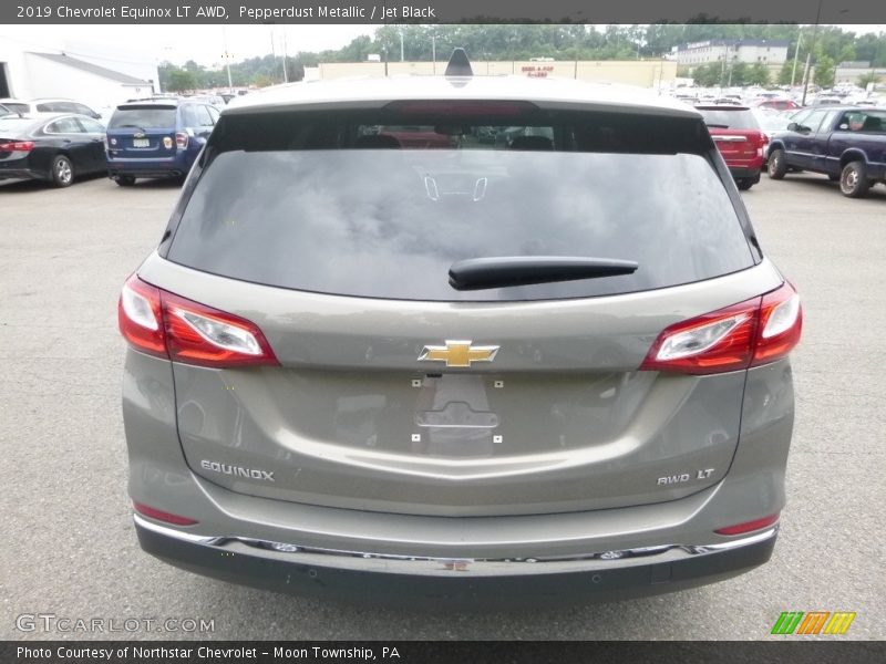 Pepperdust Metallic / Jet Black 2019 Chevrolet Equinox LT AWD