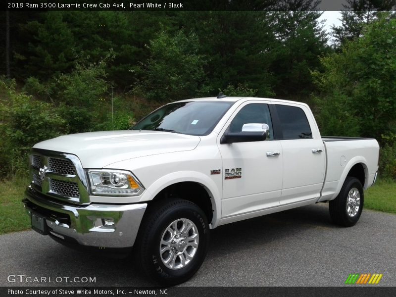 Front 3/4 View of 2018 3500 Laramie Crew Cab 4x4