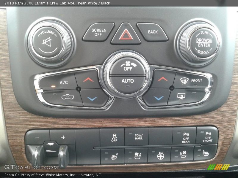 Controls of 2018 3500 Laramie Crew Cab 4x4