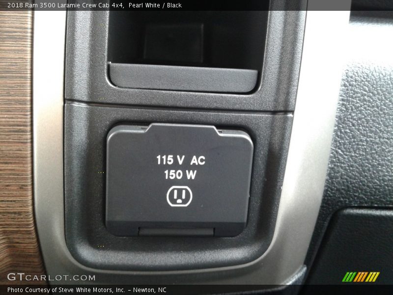 Pearl White / Black 2018 Ram 3500 Laramie Crew Cab 4x4