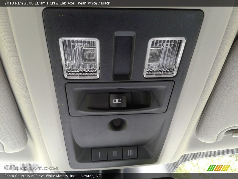 Pearl White / Black 2018 Ram 3500 Laramie Crew Cab 4x4