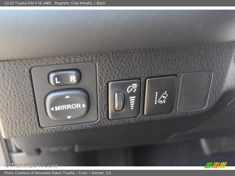 Magnetic Gray Metallic / Black 2018 Toyota RAV4 SE AWD