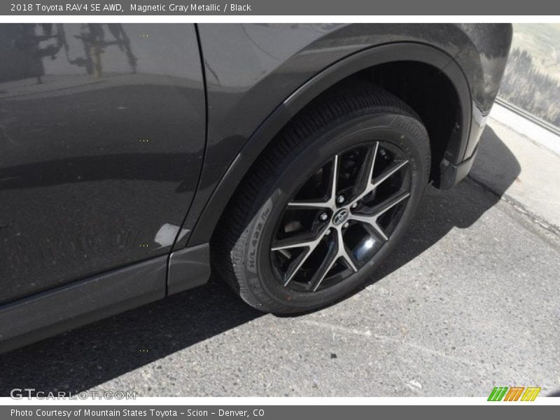 Magnetic Gray Metallic / Black 2018 Toyota RAV4 SE AWD