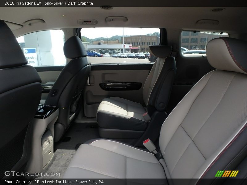 Silky Silver / Dark Graphite 2018 Kia Sedona EX
