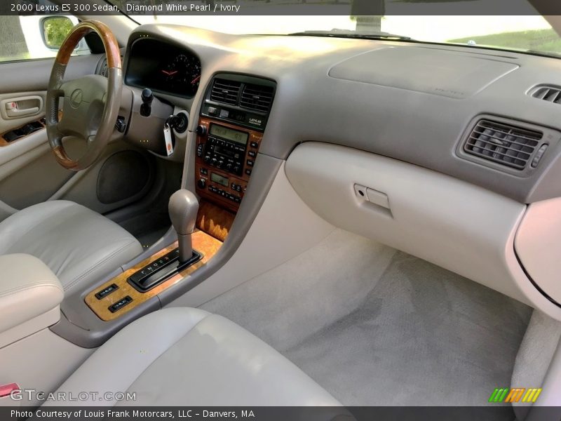 Diamond White Pearl / Ivory 2000 Lexus ES 300 Sedan