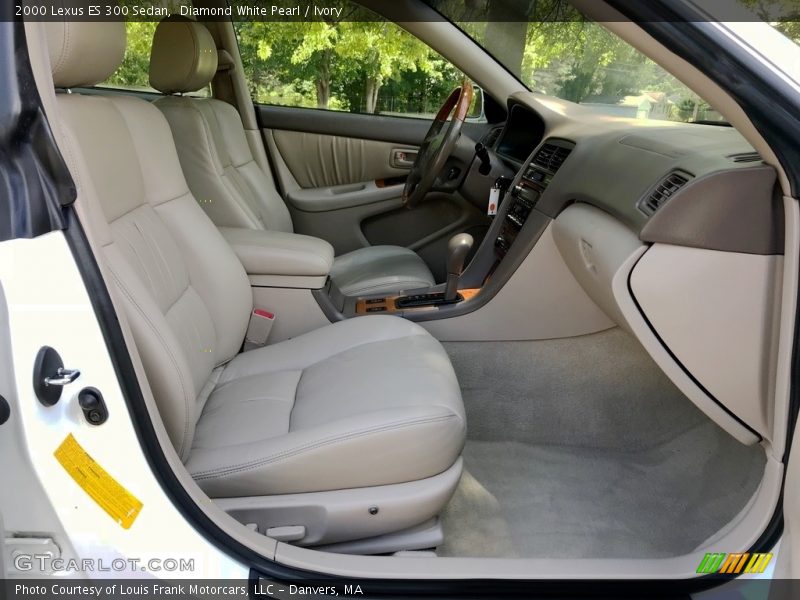 Diamond White Pearl / Ivory 2000 Lexus ES 300 Sedan