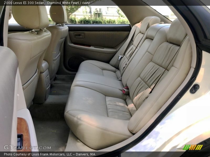 Diamond White Pearl / Ivory 2000 Lexus ES 300 Sedan