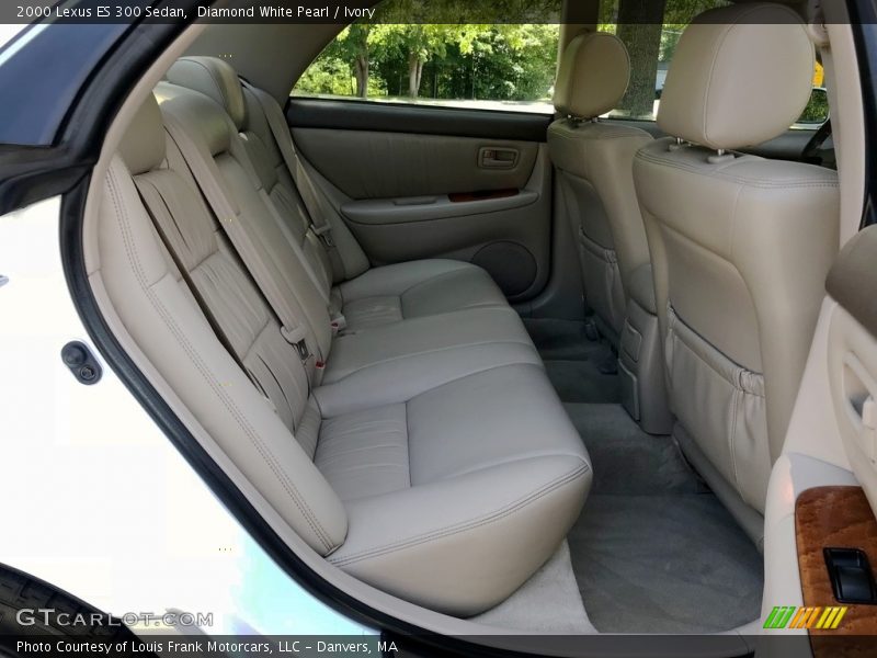 Diamond White Pearl / Ivory 2000 Lexus ES 300 Sedan