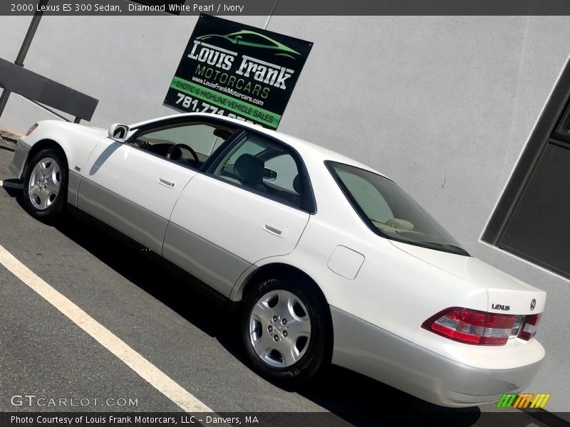 Diamond White Pearl / Ivory 2000 Lexus ES 300 Sedan