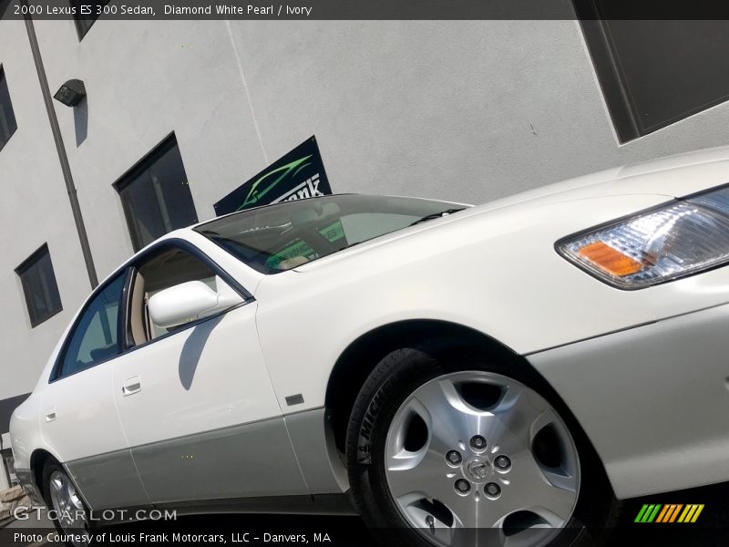 Diamond White Pearl / Ivory 2000 Lexus ES 300 Sedan