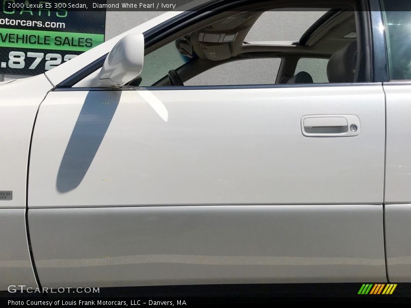 Diamond White Pearl / Ivory 2000 Lexus ES 300 Sedan