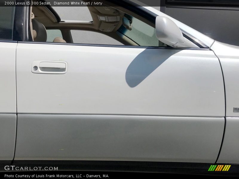Diamond White Pearl / Ivory 2000 Lexus ES 300 Sedan