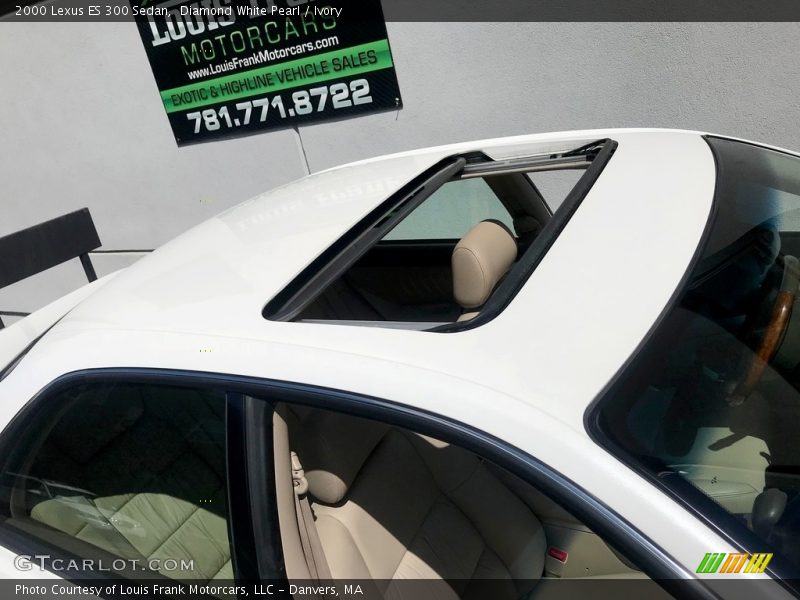 Diamond White Pearl / Ivory 2000 Lexus ES 300 Sedan