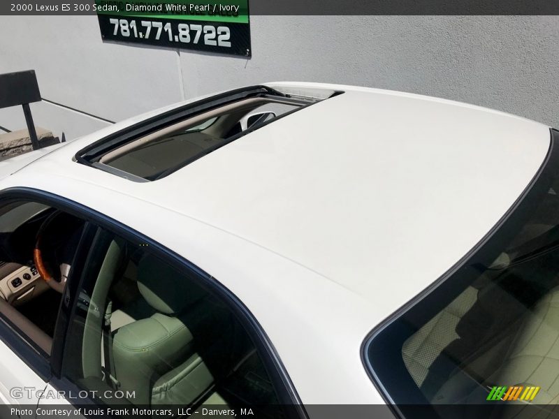 Diamond White Pearl / Ivory 2000 Lexus ES 300 Sedan