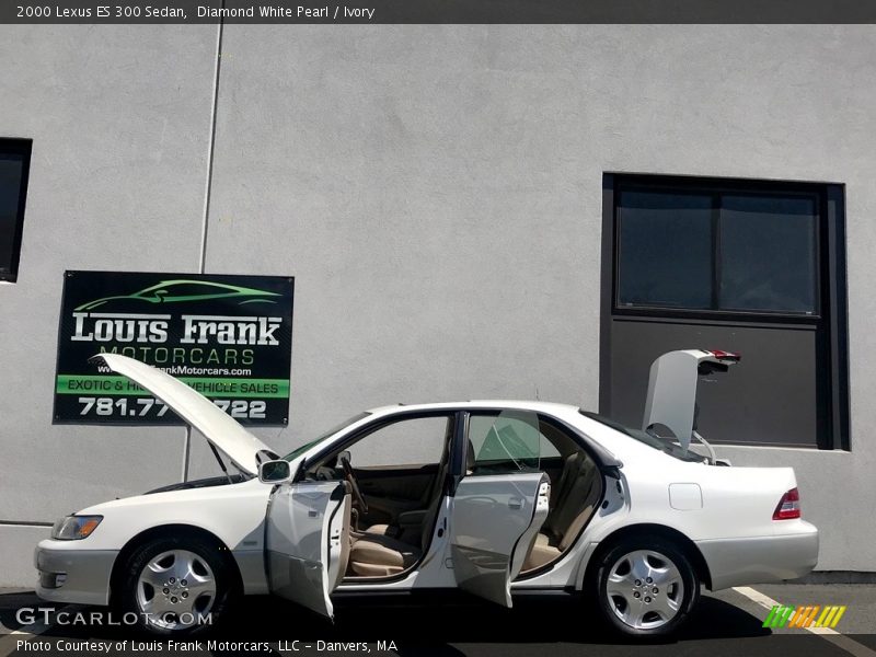 Diamond White Pearl / Ivory 2000 Lexus ES 300 Sedan