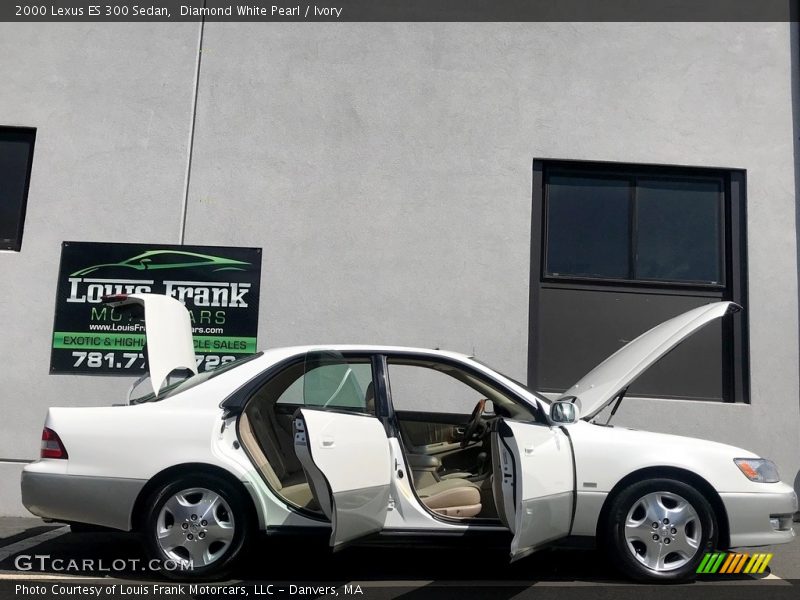 Diamond White Pearl / Ivory 2000 Lexus ES 300 Sedan