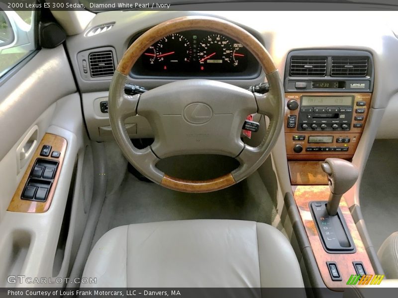 Diamond White Pearl / Ivory 2000 Lexus ES 300 Sedan