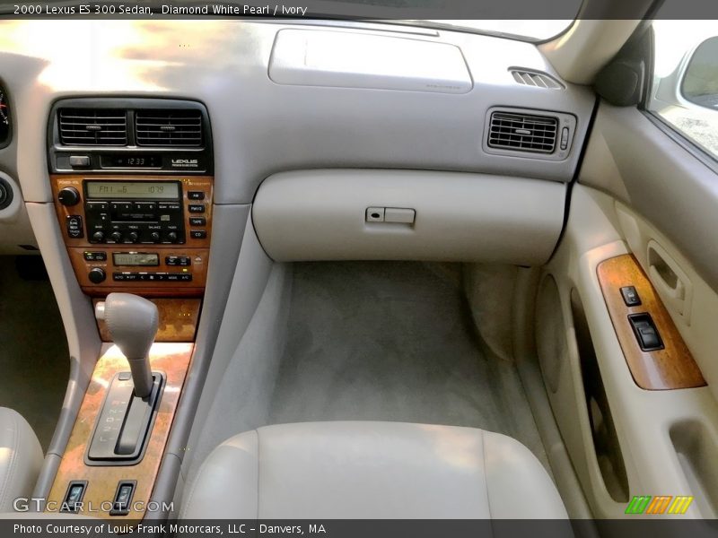 Diamond White Pearl / Ivory 2000 Lexus ES 300 Sedan