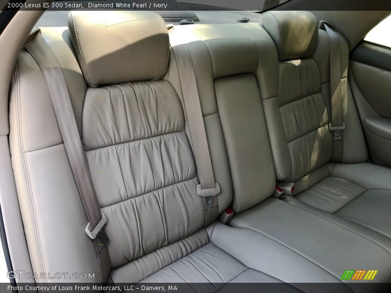 Diamond White Pearl / Ivory 2000 Lexus ES 300 Sedan