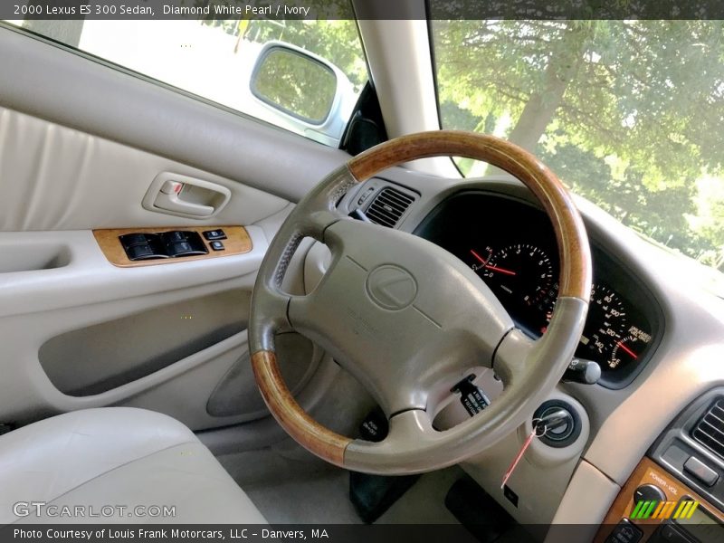 Diamond White Pearl / Ivory 2000 Lexus ES 300 Sedan