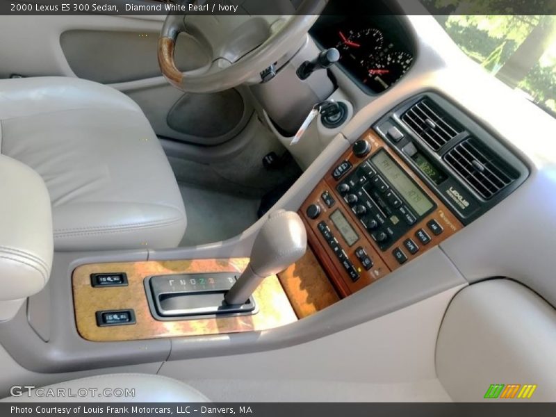Diamond White Pearl / Ivory 2000 Lexus ES 300 Sedan